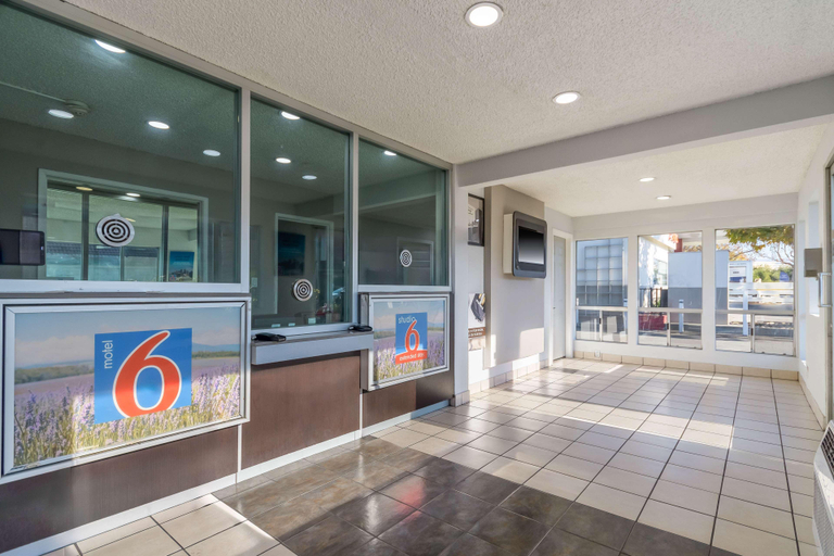 Public Area 2, Motel 6 Hayward, CA – Silicon Valley Gateway, Alameda