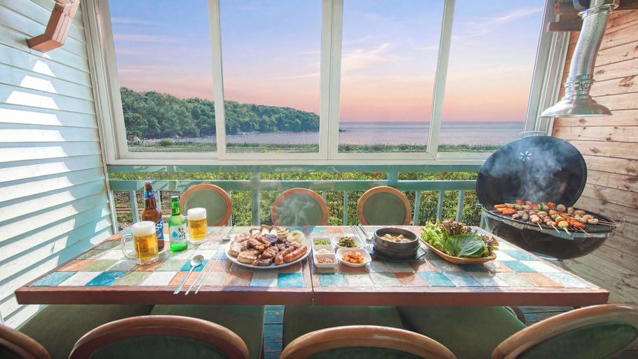 Food & Drinks