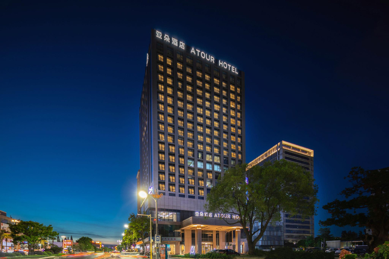 Exterior & Views