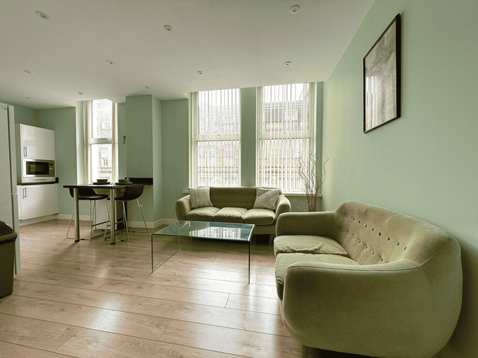 Living area 2, Beautiful 2 bed Flat in City Centre, Sheffield
