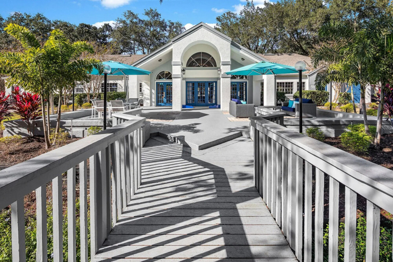 Terrace/patio 3, Solara Apartments Spacious 2BR Apartment Sleeps 6 Pet-Friendly, Orange