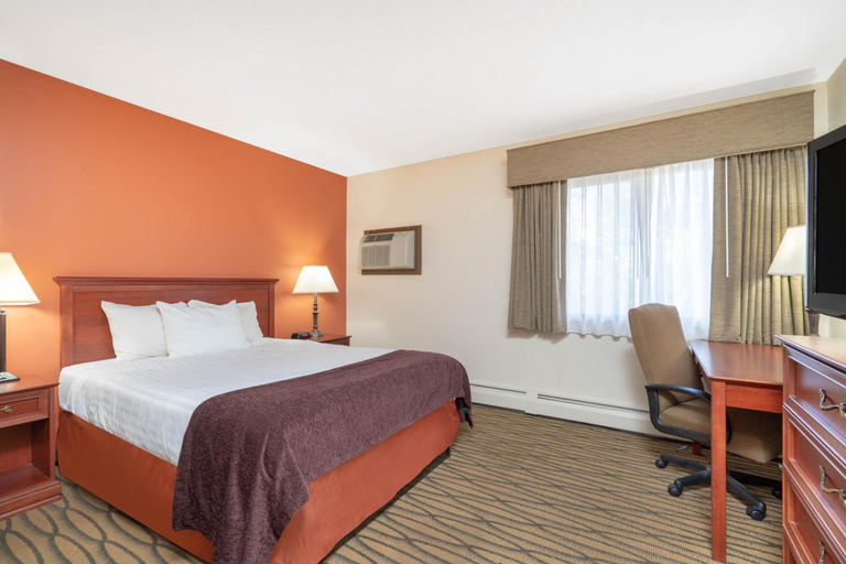 Bedroom 3, AmericInn by Wyndham Rogers, Hennepin
