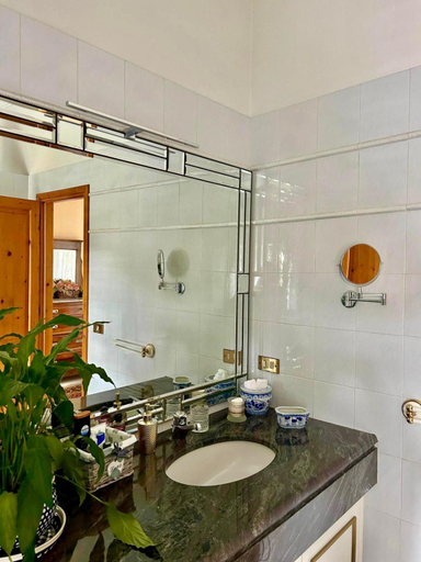 Bathroom 5, Villa Ada, Pistoia