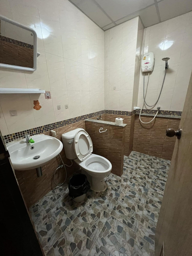 Bathroom, The Hidden Giant Swing, Phra Nakhon