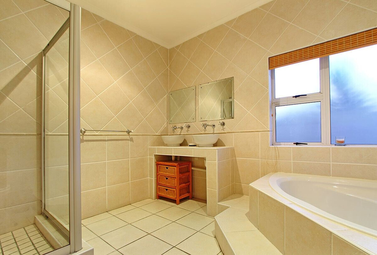 Bathroom 3, Durham Close 31, City of Cape Town