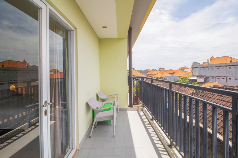 balcony 8