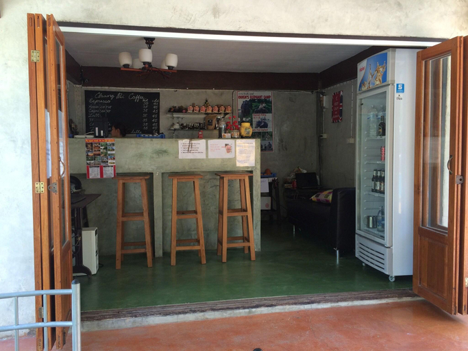 Food & Drinks 4, Changpai Hill, Pai