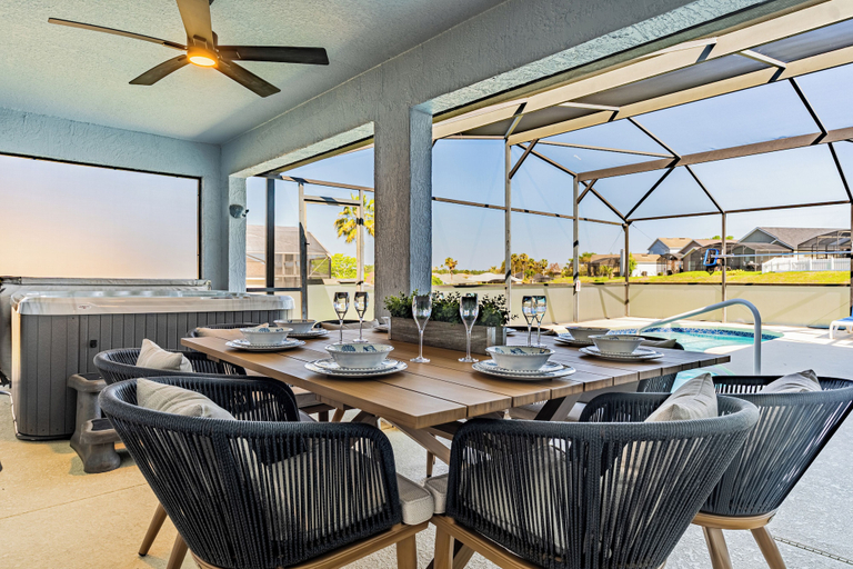 Food & Drinks, Anchors Away House 4 Bedroom, Polk