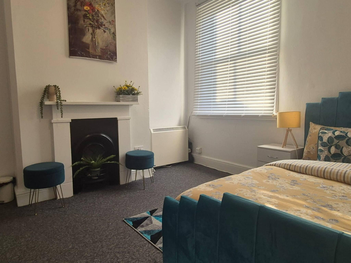 3, Glams one bedroom apartment, Wolverhampton