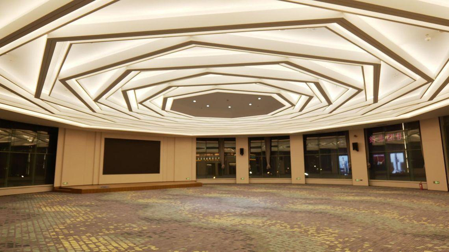 Exterior & Views 1, Madison Hotel Yining Ili Prefecture Government, Ili Kazakh