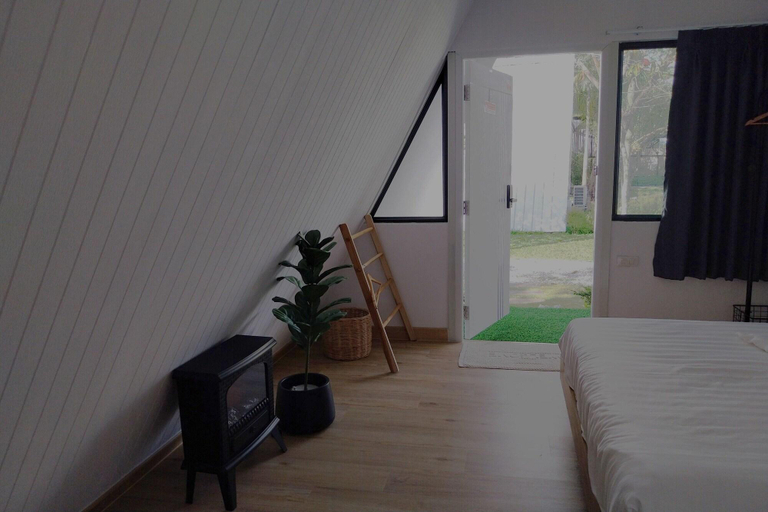 Bedroom 4, It my life cafe x camp, Si Racha