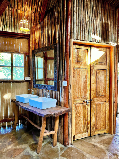 Bathroom 2, Staysocial Diani-Backpackers &Social Hub, Msambweni