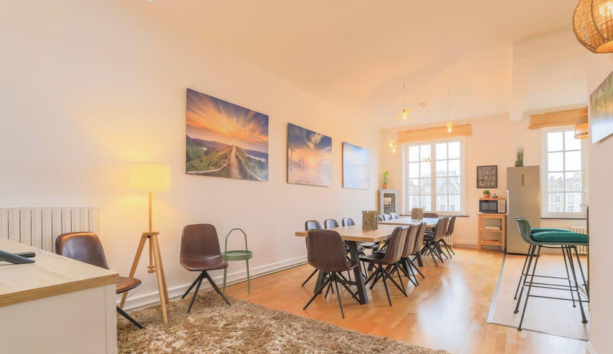 Room 3, Amazing Duplex Apartment 8P, Pas-de-Calais