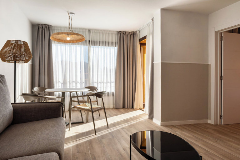 Others 3, Feelathome Vil-la Romana, Girona