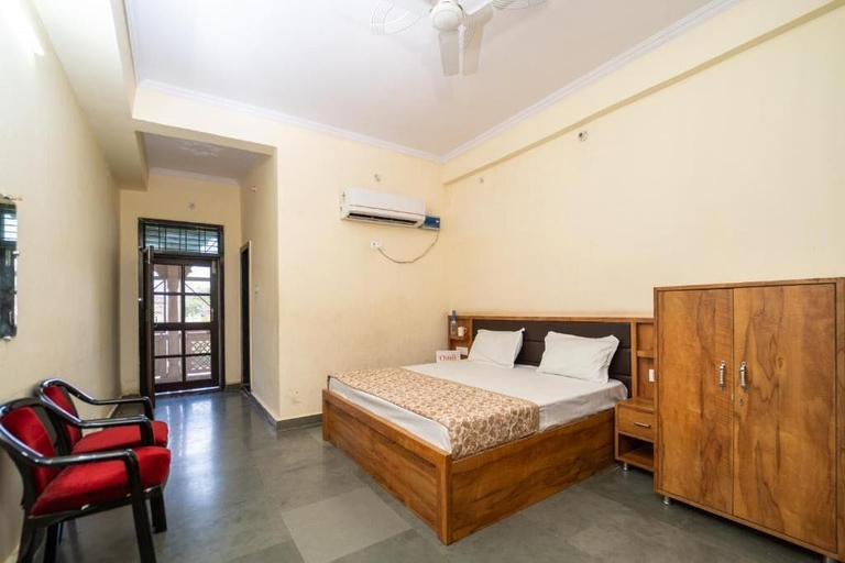 Room 4, Omji Ashram- Kathiya Mandir, Faizabad