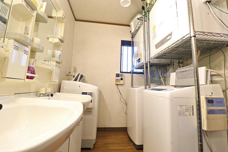 Bathroom 3, Daigo House, Daigo