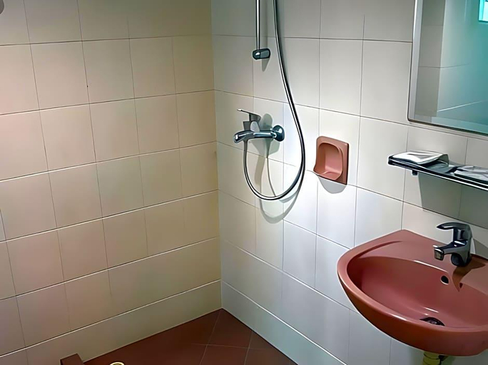Bathroom, New Orchid Hotel, Singapore