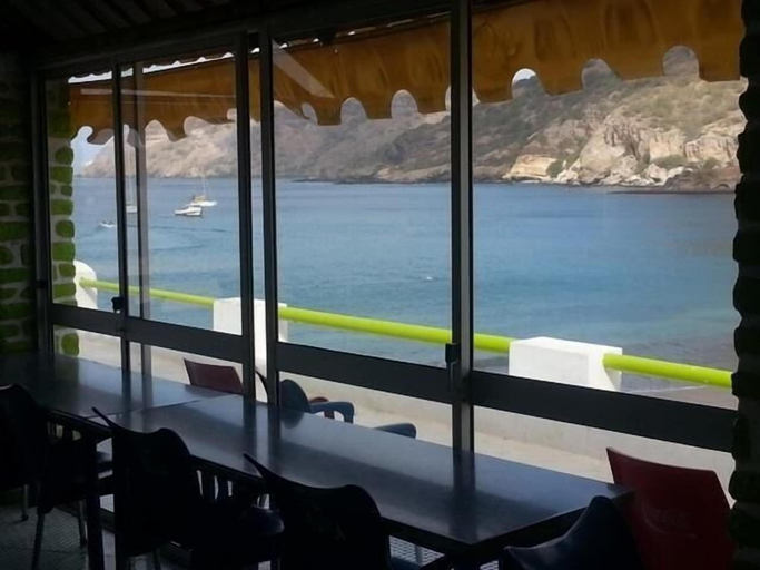 Others 4, Baia Verde, Praia