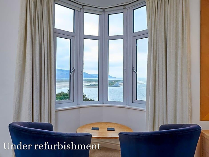 Others 5, Bae Abermaw Hotel, Gwynedd