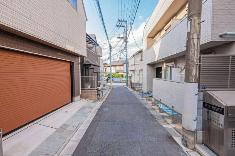 Others 5, W.Hostel, Kita