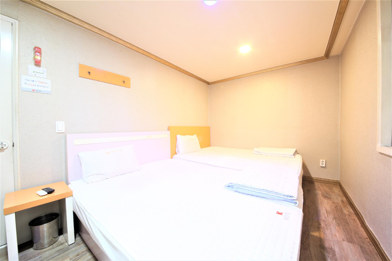 Bedroom 3, Busan Daeyeondong K, Nam