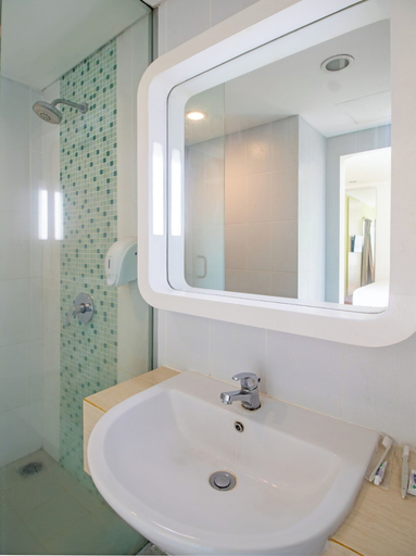 bathroom 6
