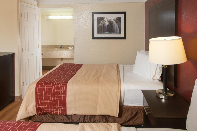 Bedroom 2, Red Roof Inn Ardmore, Carter