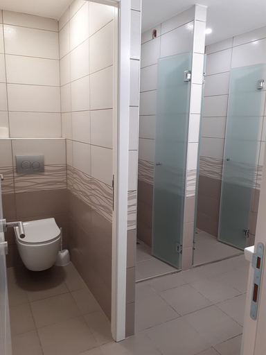 Bathroom 4, Bloom Inn, Niš