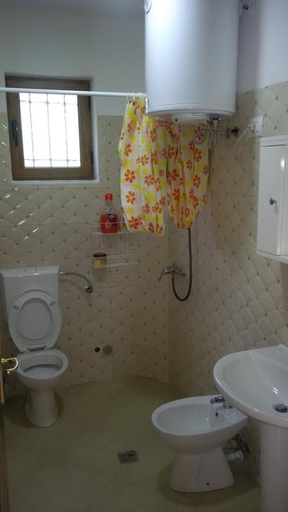 Bathroom, Buni Shqipes, Shkodrës