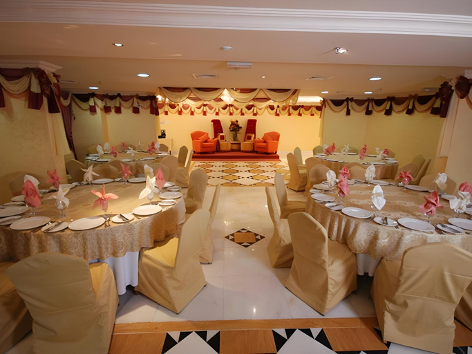 Food & Drinks 4, Al Bustan Hotel, Sharjah City