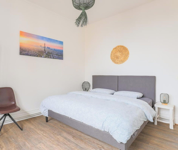 Room 4, Amazing Duplex Apartment 8P, Pas-de-Calais