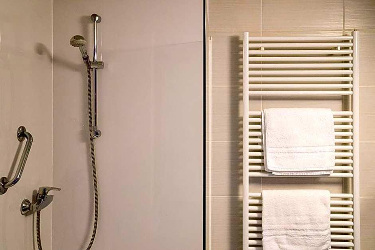 Bathroom 4, Europe Hotel, West-Vlaanderen