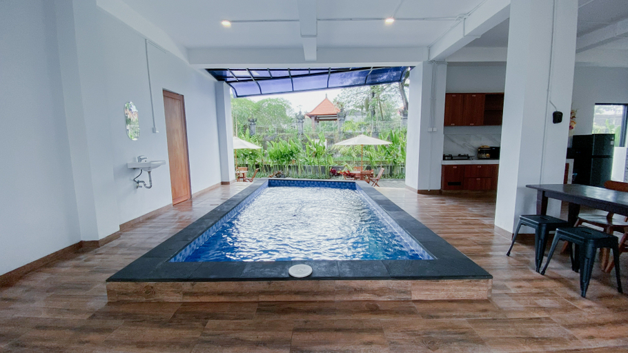 Others 5, Escotel Majestica, Badung