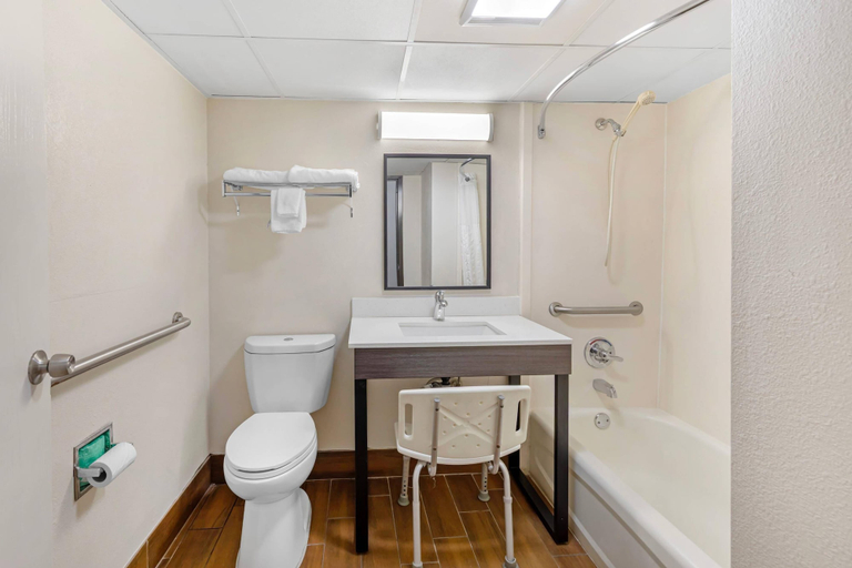 Bathroom 4, Quality Inn Columbus, MS, Lowndes