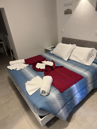 Bedroom 2, B&B-Guest house 'IN PIAZZETTA', L'Aquila