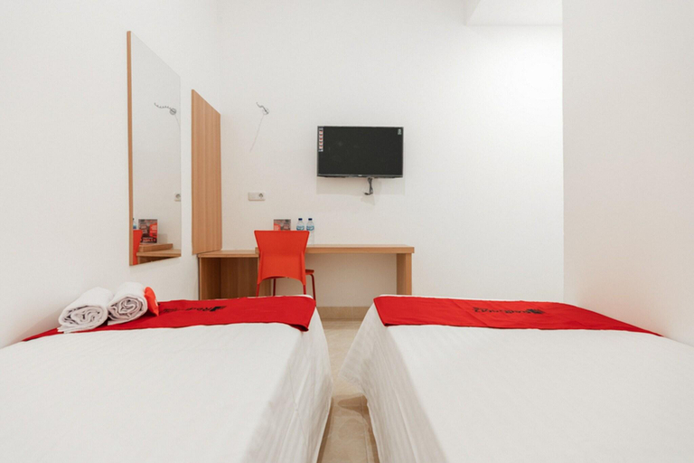 Bedroom 4, Formerly RedDoorz @ Graha Cemerlang Maros, Maros