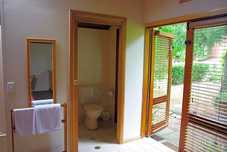 Bathroom 3, Blackheath Motor Inn, Blue Mountains