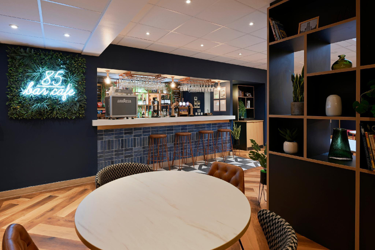 Food & Drinks 3, Travelodge Guildford, Surrey