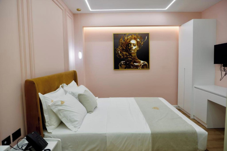 Room 3, Hotel Monaco, Tiranës