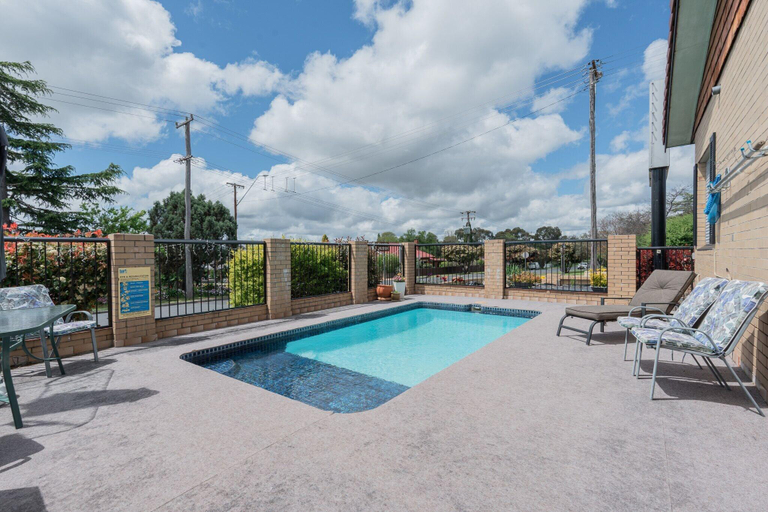 Sport & Beauty 5, Settlers Motor Inn, Tenterfield