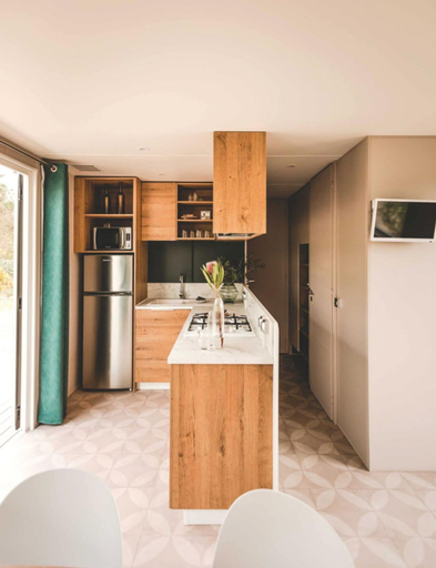 Private kitchen 5, 6-guest Escape With Private Garden & Wi-fi, Antwerpen
