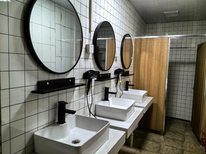 Bathroom 4, Chengdu Nova Traveller Lodge, Chengdu