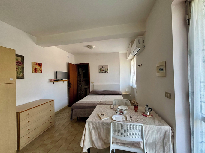 Bedroom 3, Villa Paola, Savona