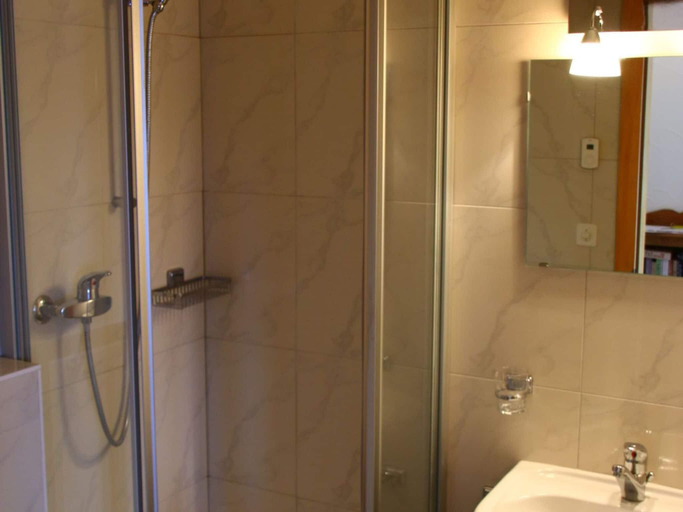 3, Apartment in Valais near Cable Car, Conthey