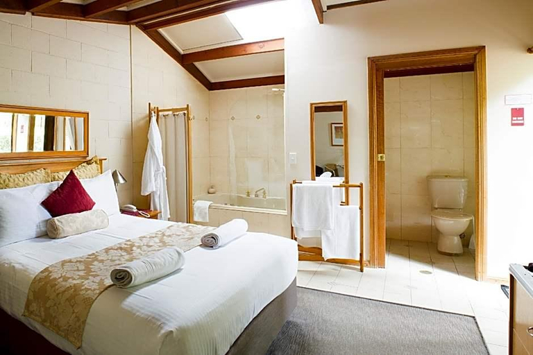 Bedroom 2, Blackheath Motor Inn, Blue Mountains