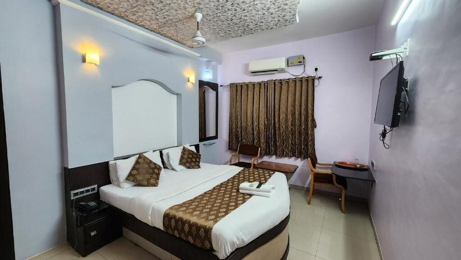 Room 2, Hotel Aishwarya, Solapur