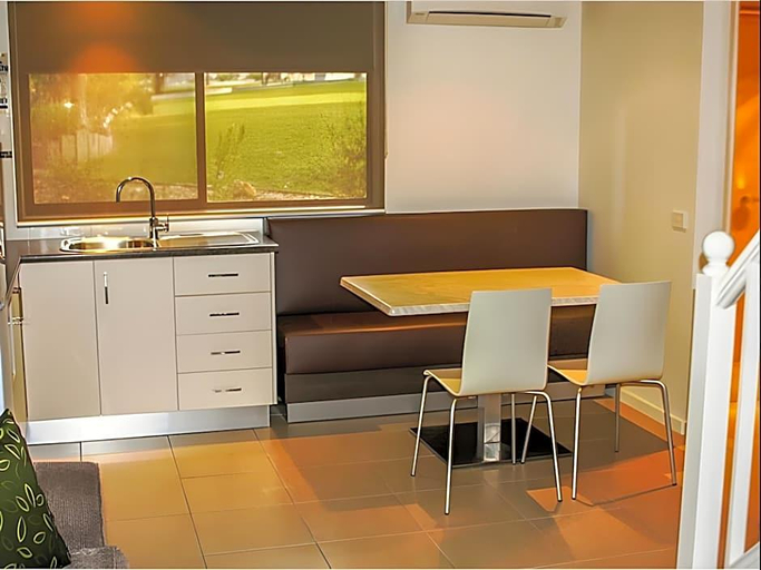 Room 4, A Line Holiday Park, Gr. Bendigo - Inner West