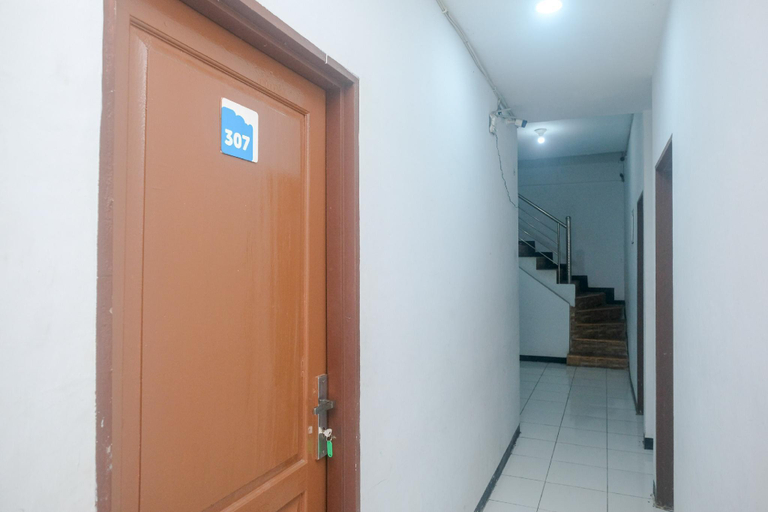 Public Area 4, Formerly RedDoorz @ Jalan Brigjend Katamso Medan 2, Medan