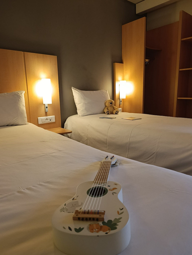 Bedroom 4, ibis Aurillac, Cantal