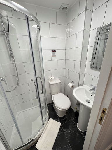 Bathroom 4, Jubilee Hotel Kensington, London